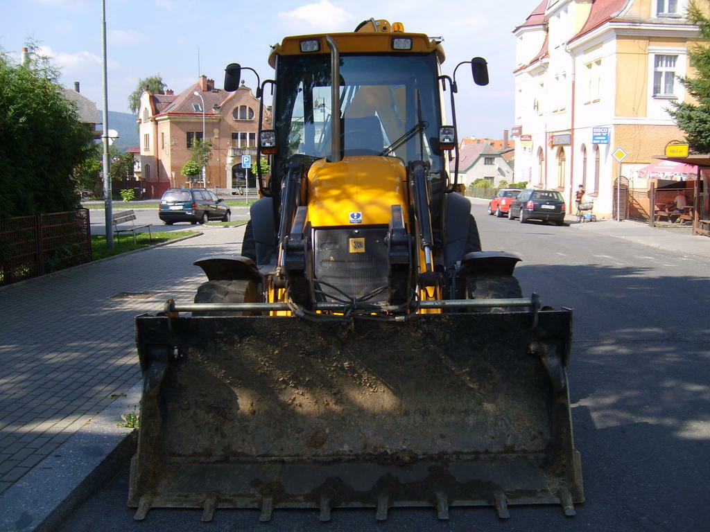 Re: Traktorbagr CAT