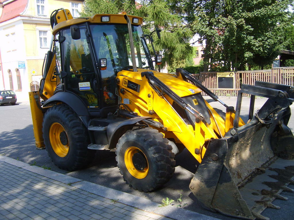 Re: Traktorbagr CAT