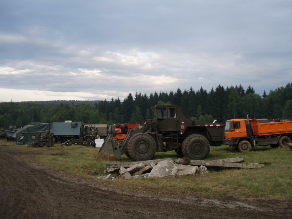 Re: Vojenské bagry a pod