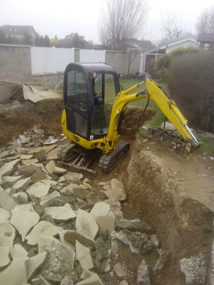 výměna oleje minibagr