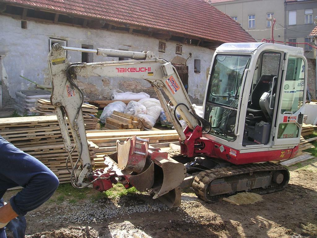 Re: Chci zkusit bagrovaat na ŽL.