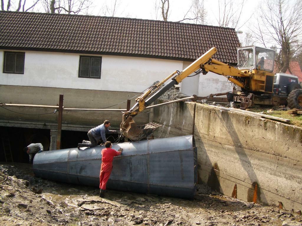 Ukládání dílů savky, váha až 850kg