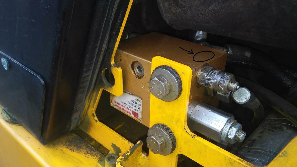 jcb 8015 mikroprasklina