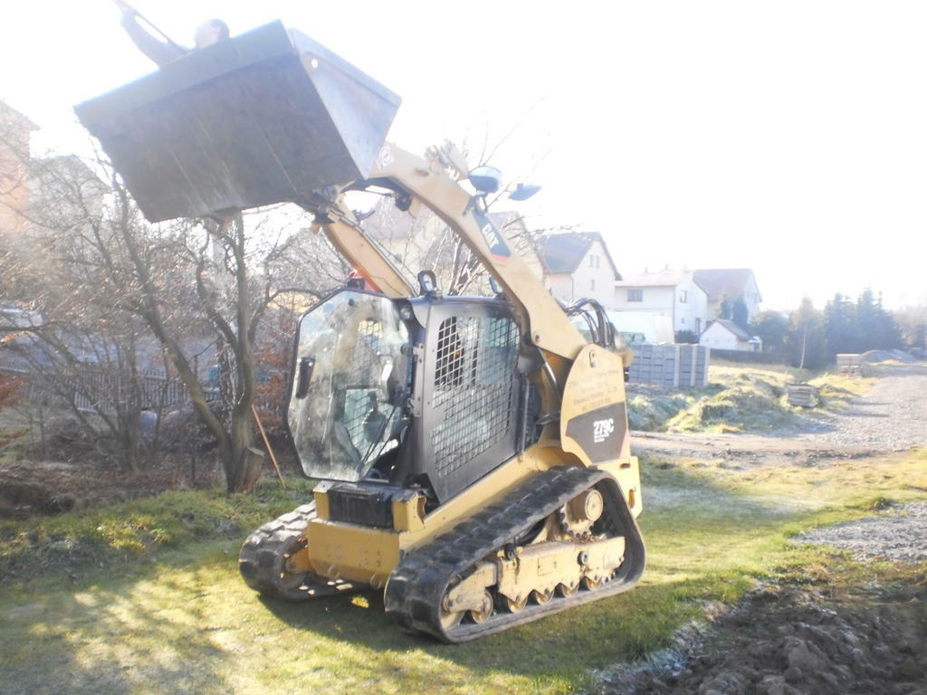 Re: Je smykem řízený nakladač CAT zbytečný přep...