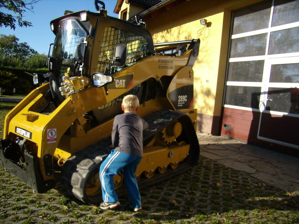 Re: Je smykem řízený nakladač CAT zbytečný přep...