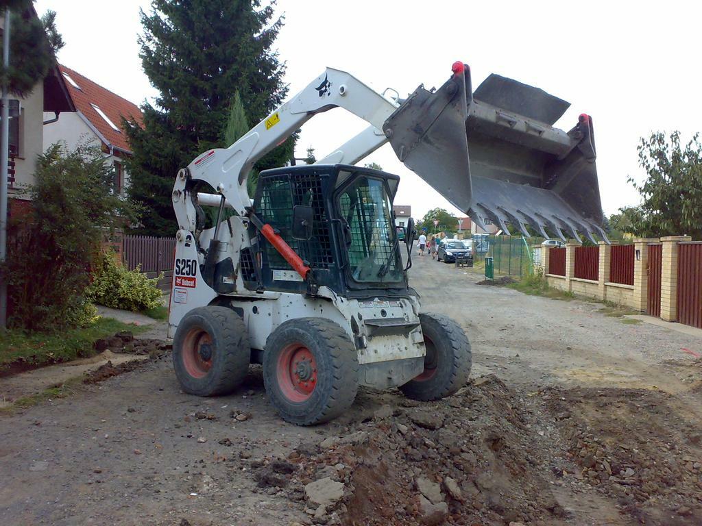 čelní koloví nakladač