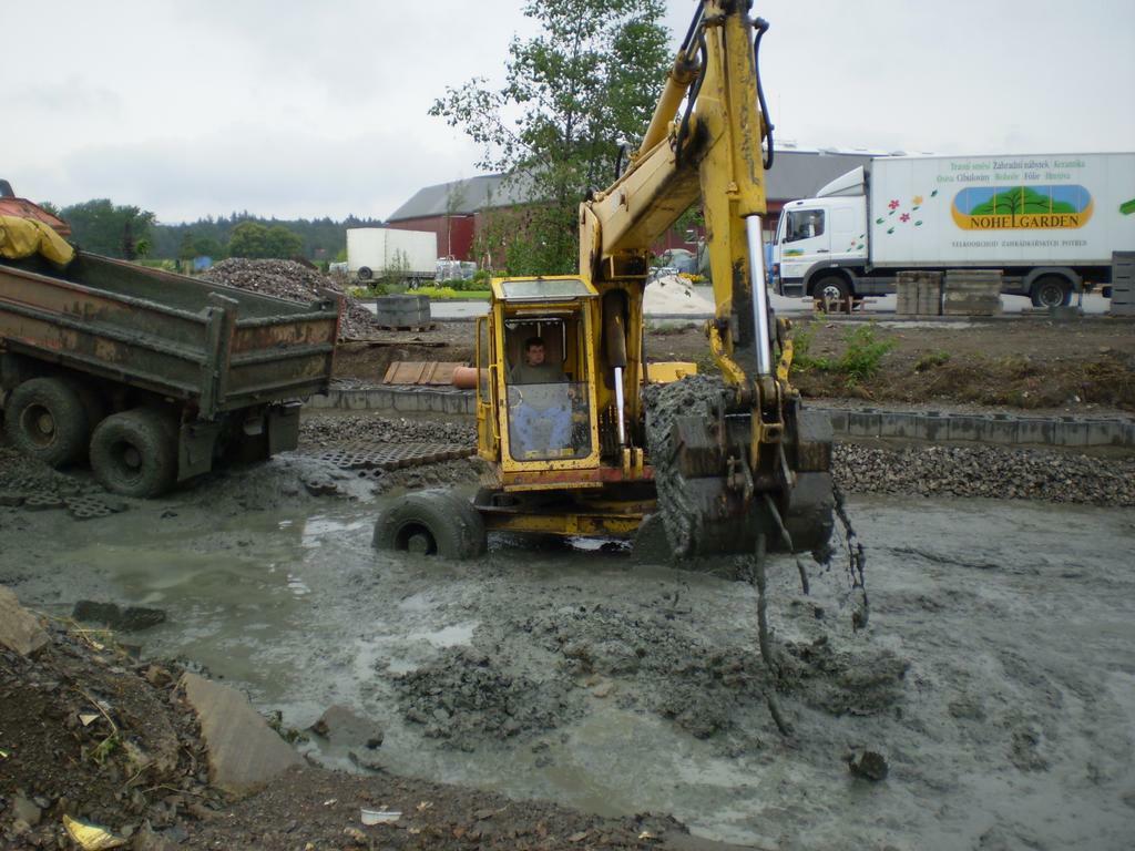 Odbahnění jezírka