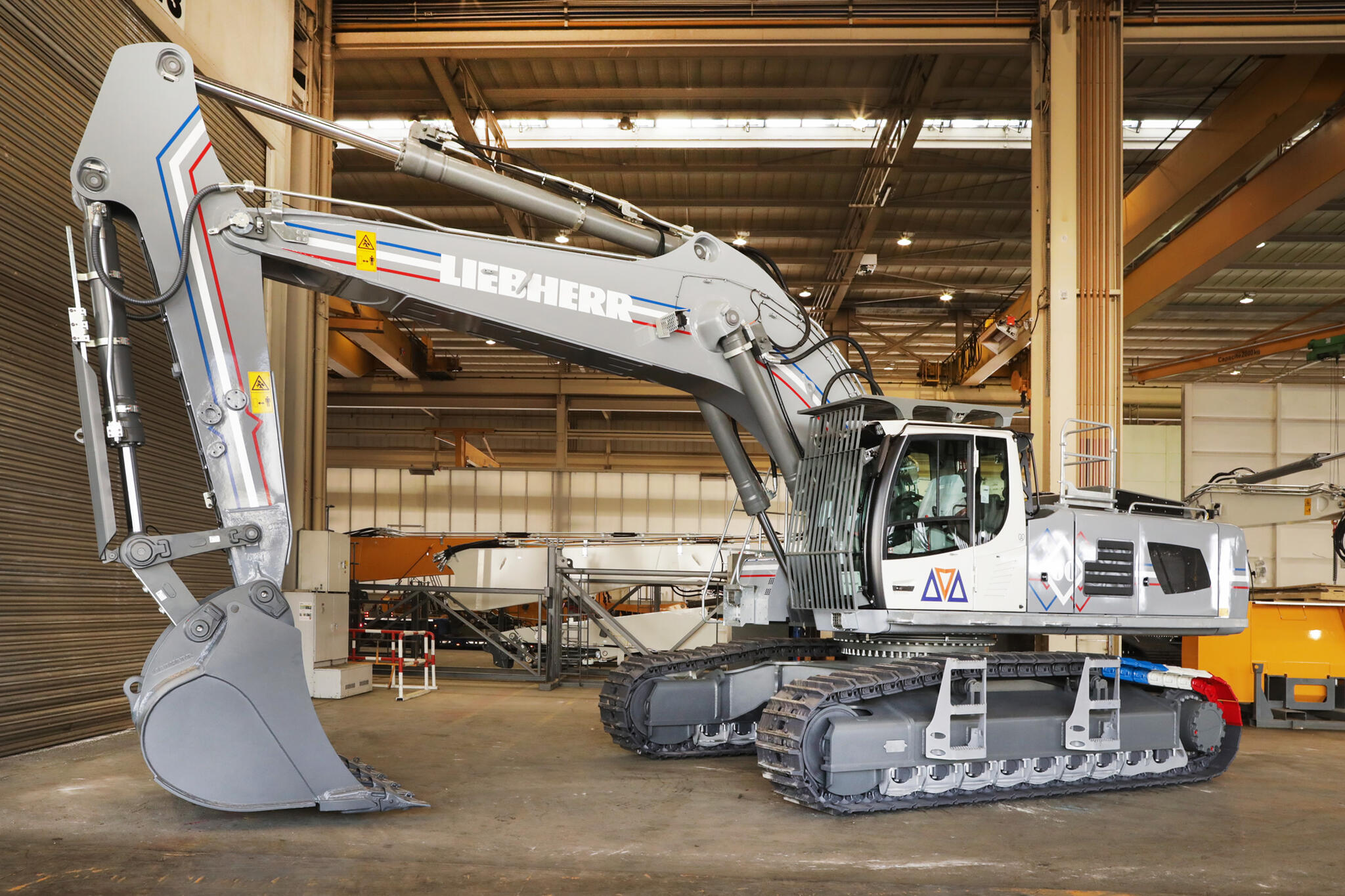 00. 60 let Liebherr ve Francii