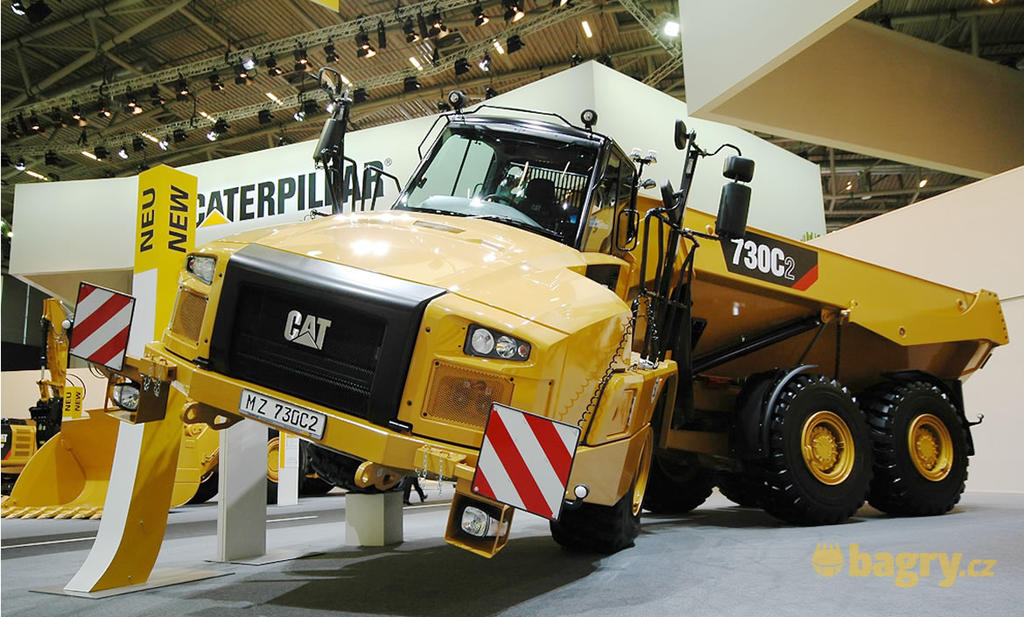 Kloubový dempr Caterpillar 730C2 (nový)