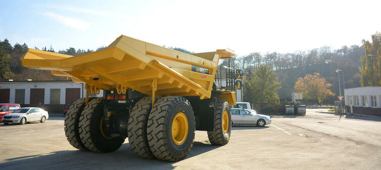 Komatsu HD465-7