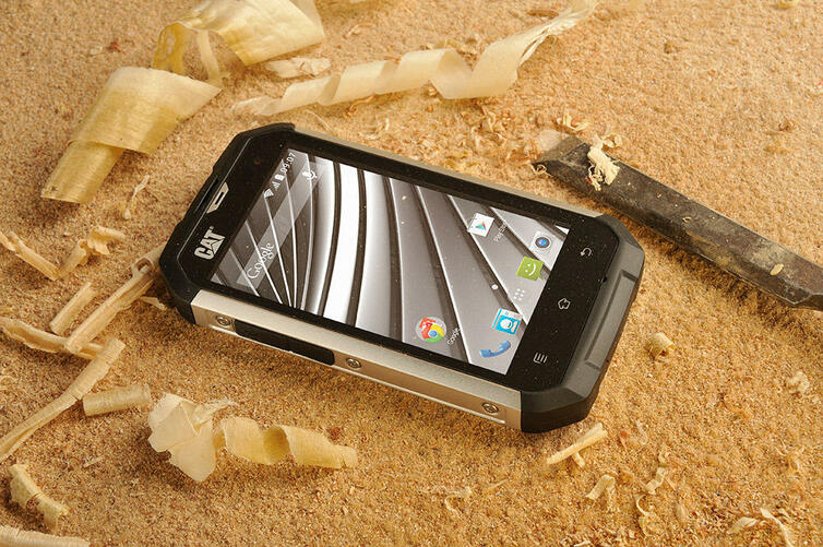 Odolný smartphone Cat B15Q