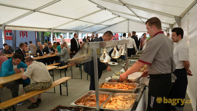 Pro hosty byl připraven doprovodný program a bohatý catering