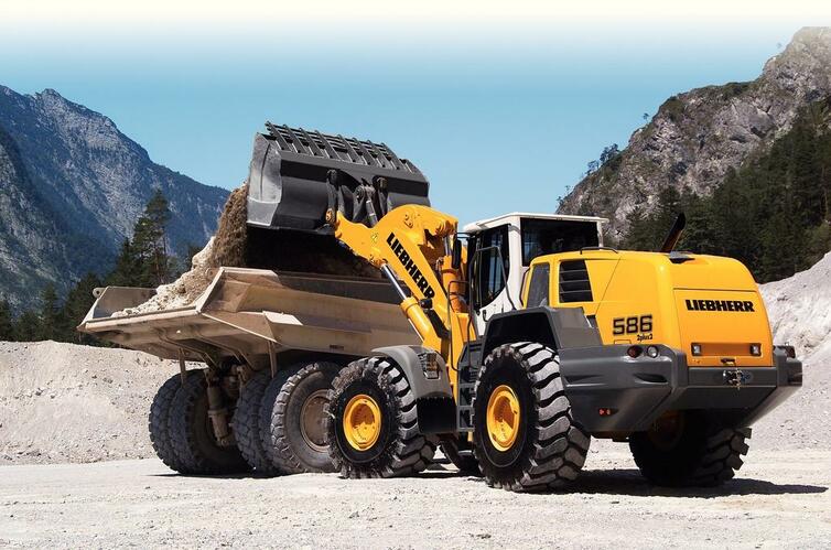 Milník č. 3 - Liebherr L 586