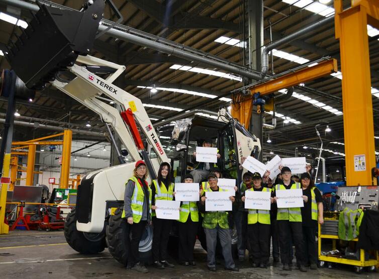 Ženy podporující kampaň #NotJustForBoys
