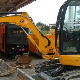 JCB 8030