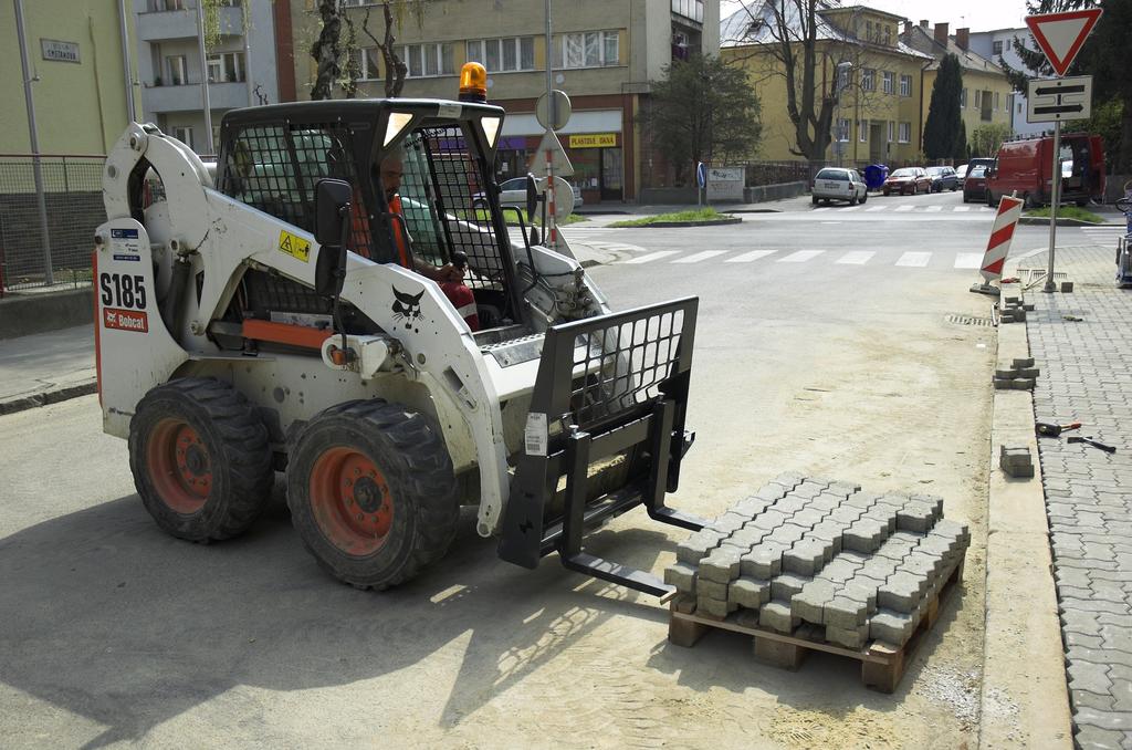 BOBCAT S 185