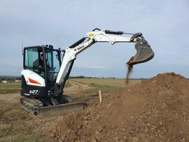 Bobcat E27 a doba bronzová