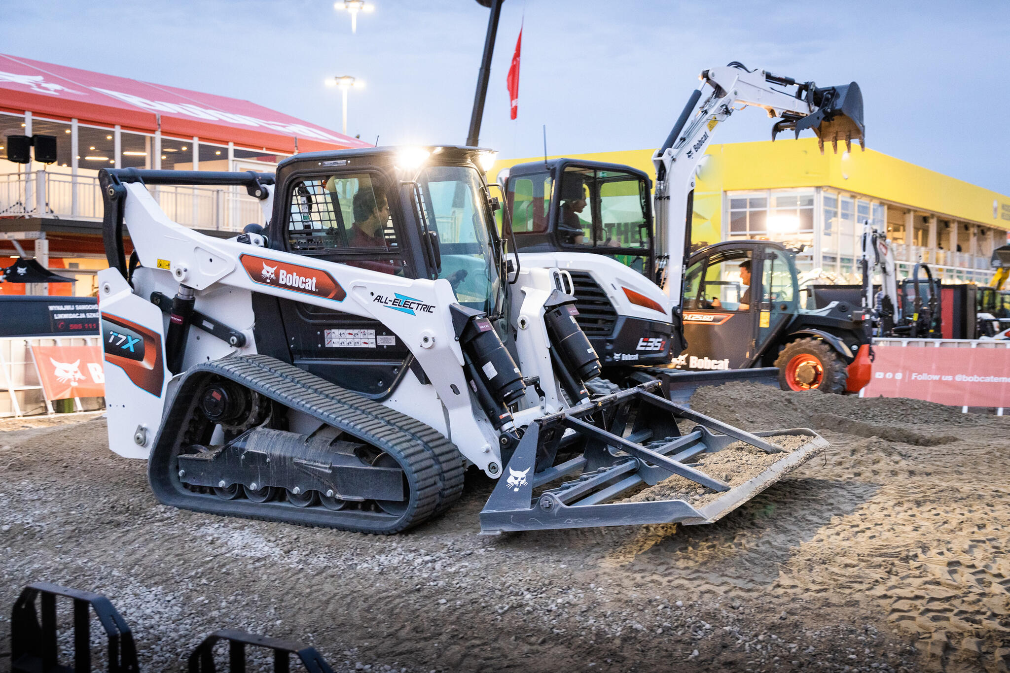 02. Bobcat T7X