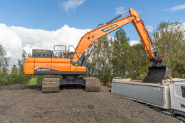 Develon uvádí na trh novou generaci elektrických rypadel s plným výkonem a nulovými emisemi