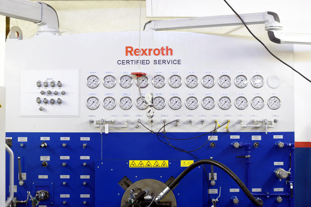 Do Autoservisu Petr Rada v Soběslavi nyní můžete i s hydraulikou