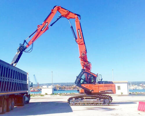 Demoliční rypadlo Doosan DX235 DM