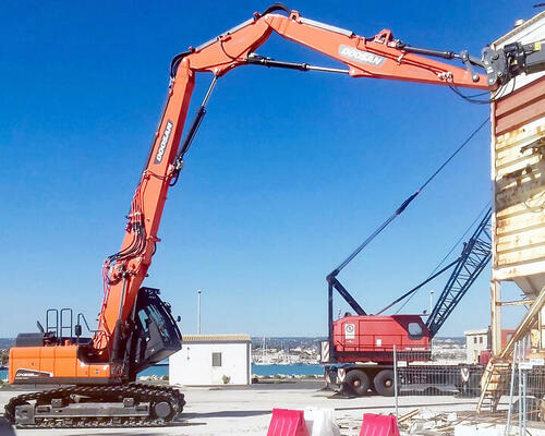 Demoliční rypadlo Doosan DX235DM