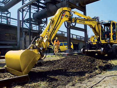 Dvoucestná rypadla Atlas na veletrhu Bauma v Mnichově