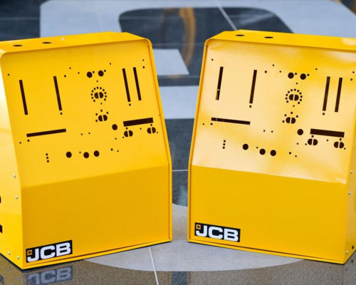 Plicní ventilátory Dyson s kryty od společnosti JCB