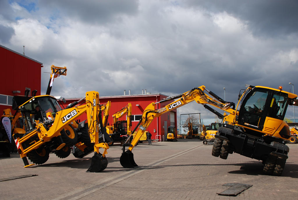 Dancing Digger Show
