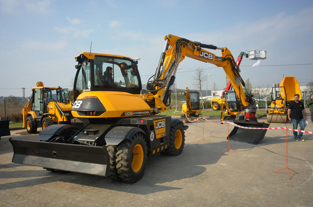 Kolové rypadlo JCB Hydradig JS110W