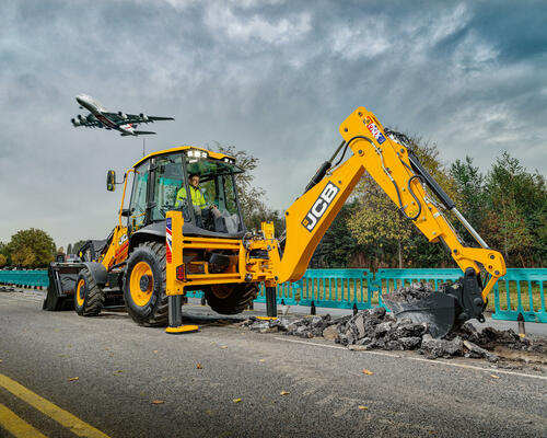 Nový rypadlonakladač JCB 3 CX
