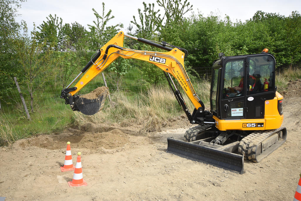 Mini rýpadlo JCB 65R-1