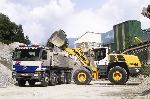 Kolový nakladač Liebherr oceněn jako ekologicky šetrný produkt