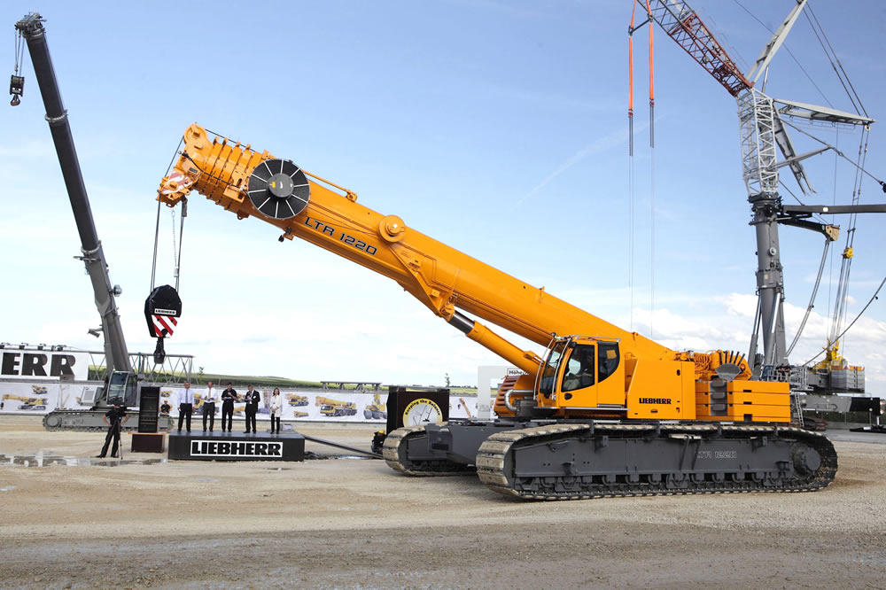 Liebherr LTR 1220 rozšiřuje sérii teleskopických jeřábů na pásovém podvozku
