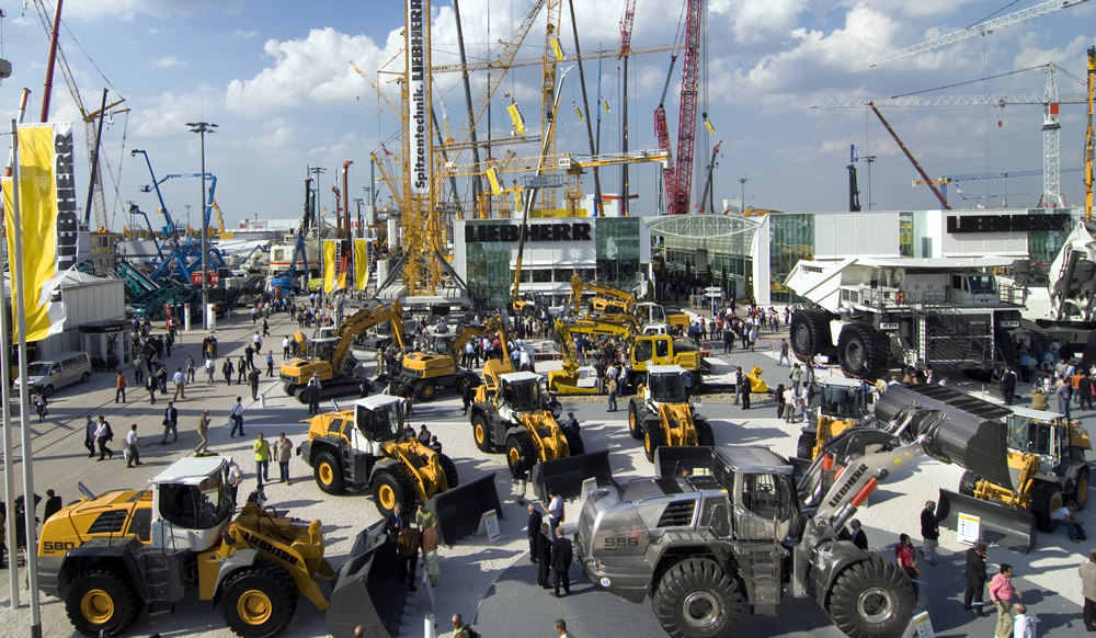 Liebherr na Bauma 2010:  Představení novinek a vývoje strojů
