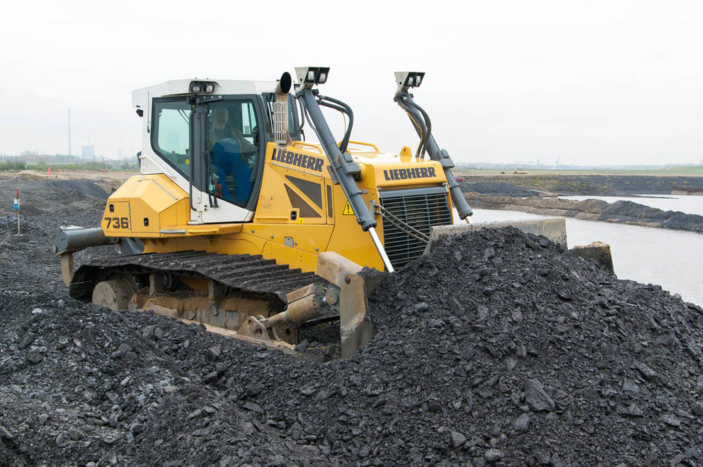 Liebherr PR 736 – první pásový dozer nové, 6. generace