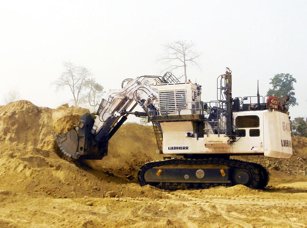 Liebherr představí na veletrhu Bauma 2013 důlní rypadlo R 9400 o hmotnosti 350 tun