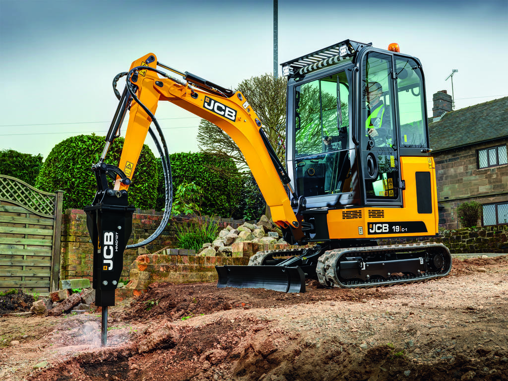 Mini rýpadla JCB 18Z-1 a 19C-1 obdržela cenu „Innovative Iron Award 2018“