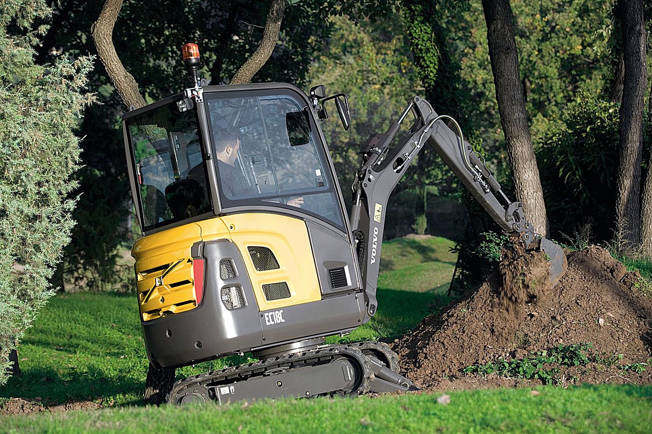 Na veletrhu Bauma odhaluje společnost Volvo čtyři nová kompaktní rýpadla série C