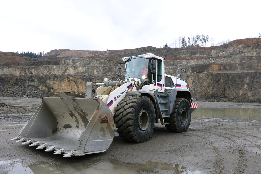 Nakladače nové generace Liebherr XPower u firmy EUROVIA Kamenolomy, a.s.