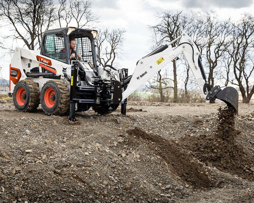 Nový podkop Bobcat na kolovém smykem řízeném nakladači Bobcat S550