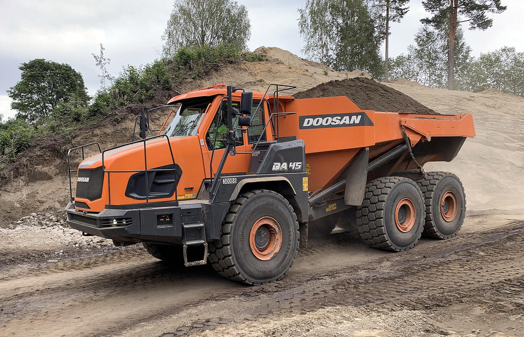 Nové kloubové sklápěče Doosan s motory Stage V