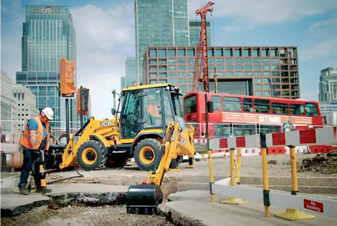 Novinky od JCB: Kompaktní rypadlonakladač i nová řada rypadel