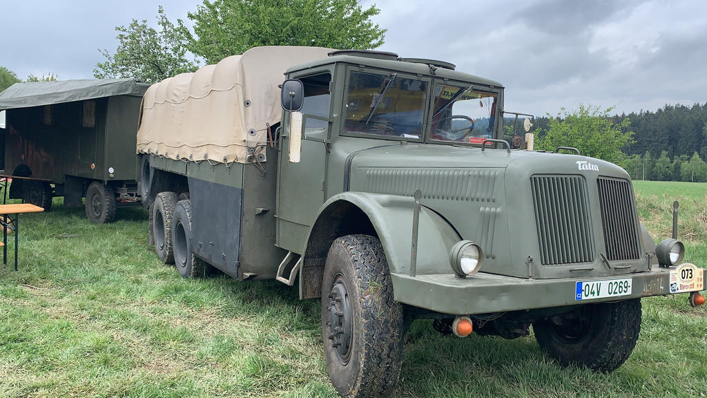 Armádní Tatra 111