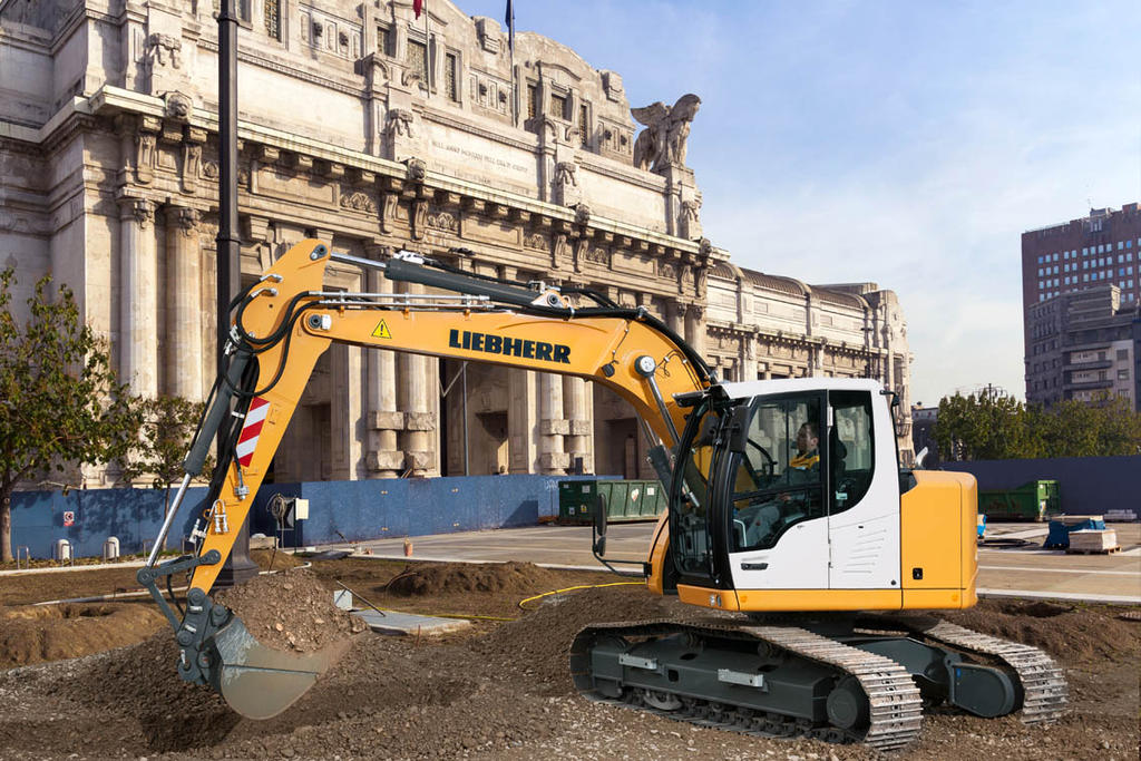 Světová premiéra na veletrhu Bauma 2013: Pásové rypadlo Liebherr R 914 Compact