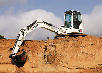 Terex s nulovým přesahem zádě si nebere servítky