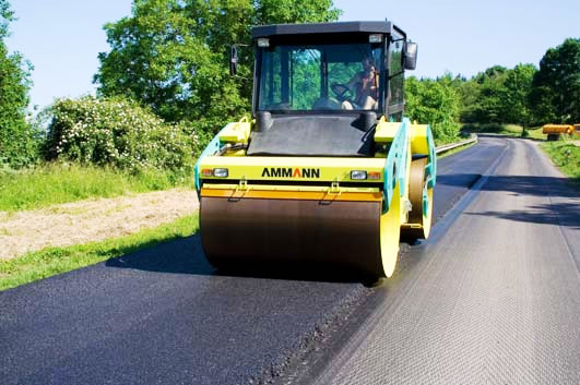 Validace kloubového tandemu Ammann AV 130 X na silnici I. třídy