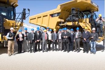 Vápenka Čertovy schody rozšířila flotilu strojů o tři dampery a nakladač Caterpillar